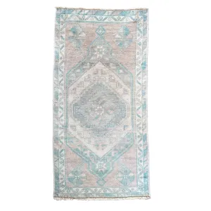 4193 Handwoven Vintage Rug 2’11x1’7
