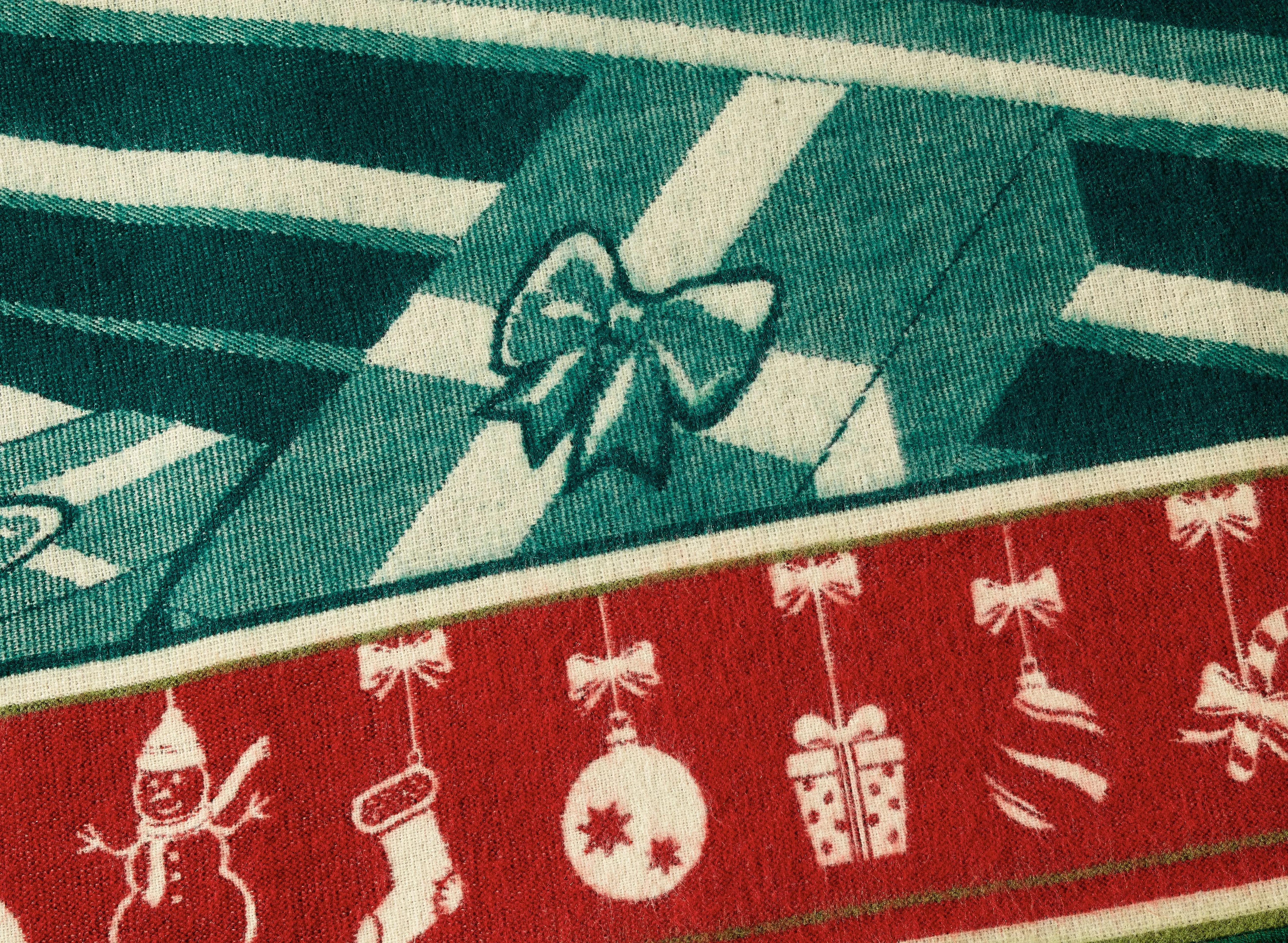 Artisan-Made Green Christmas Winter Blanket