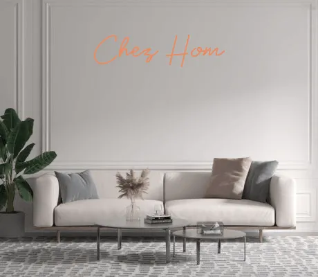 Custom text: Chez Hom