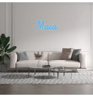 Custom text: Maia