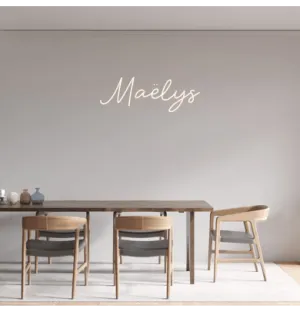 Custom text: Maëlys