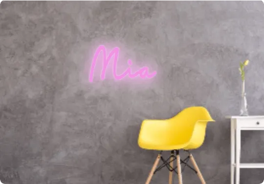 Custom text: Mia