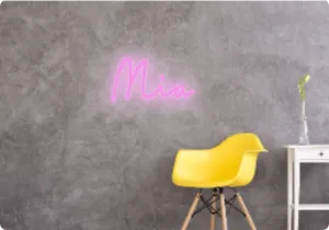 Custom text: Mia
