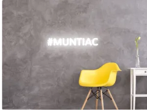 Custom text: #MUNTIAC
