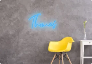 Custom text: Thomas