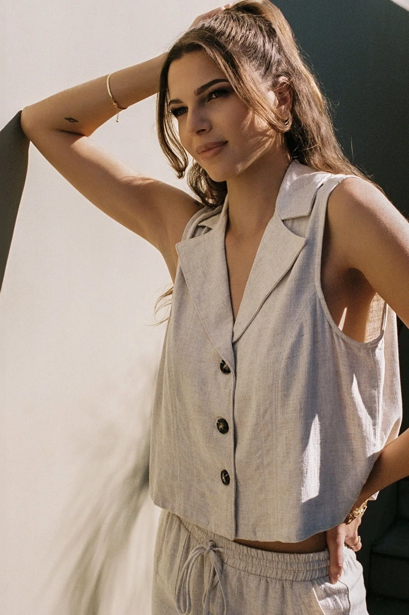 Kyla Linen Khaki Sleeveless Vest