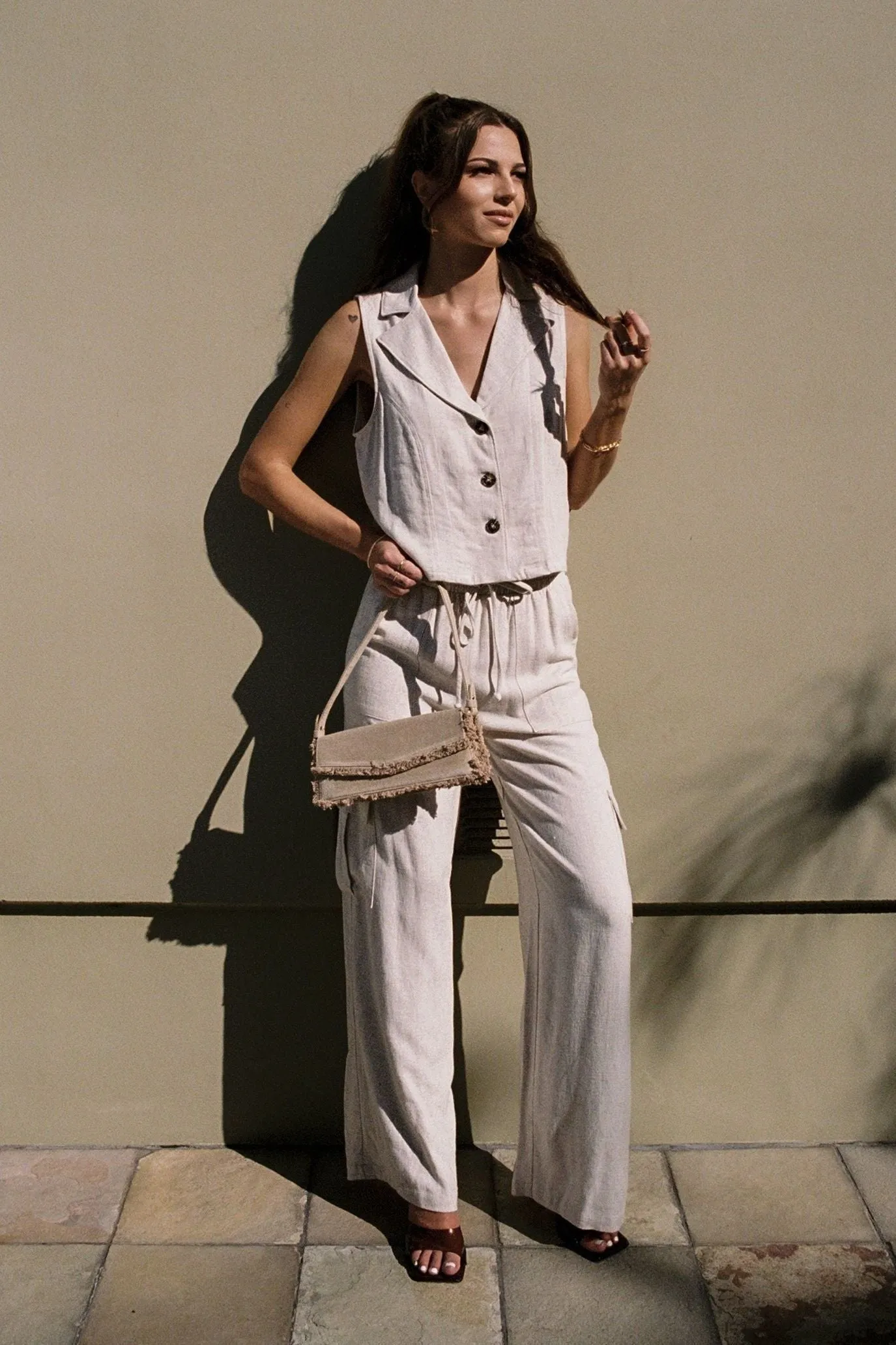 Kyla Linen Khaki Sleeveless Vest