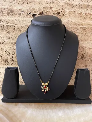 Marathi Style Short Mangalsutra Designs Moti Pendant Simple Black Beads Chain.