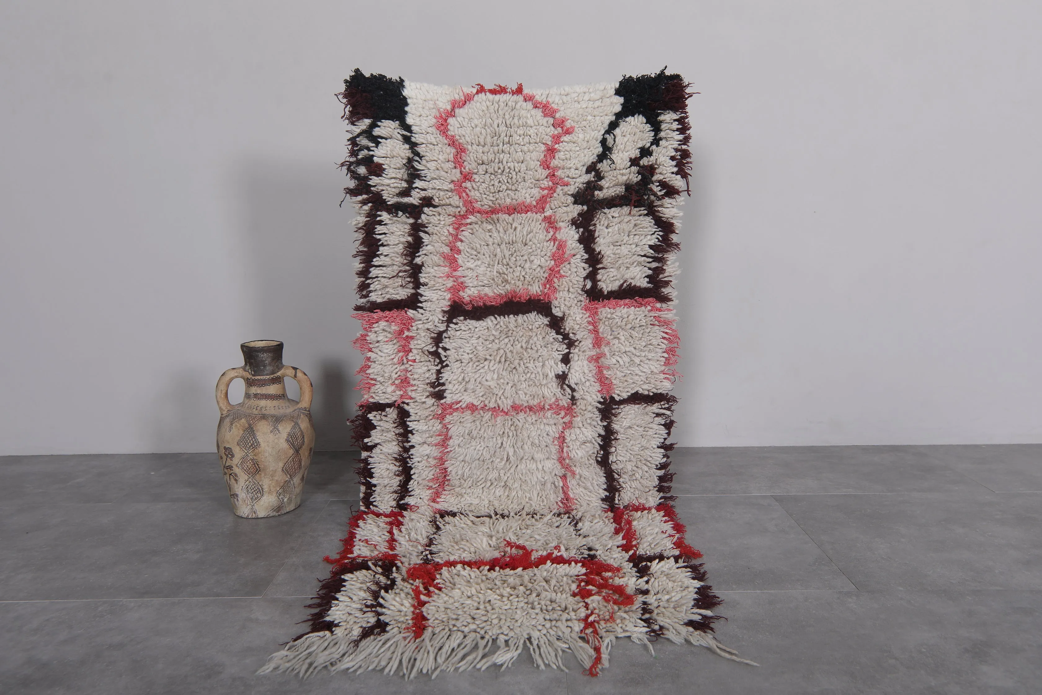 Vintage Handmade Berber Rug – Moroccan Wool Carpet (2.5 x 5.7 ft)