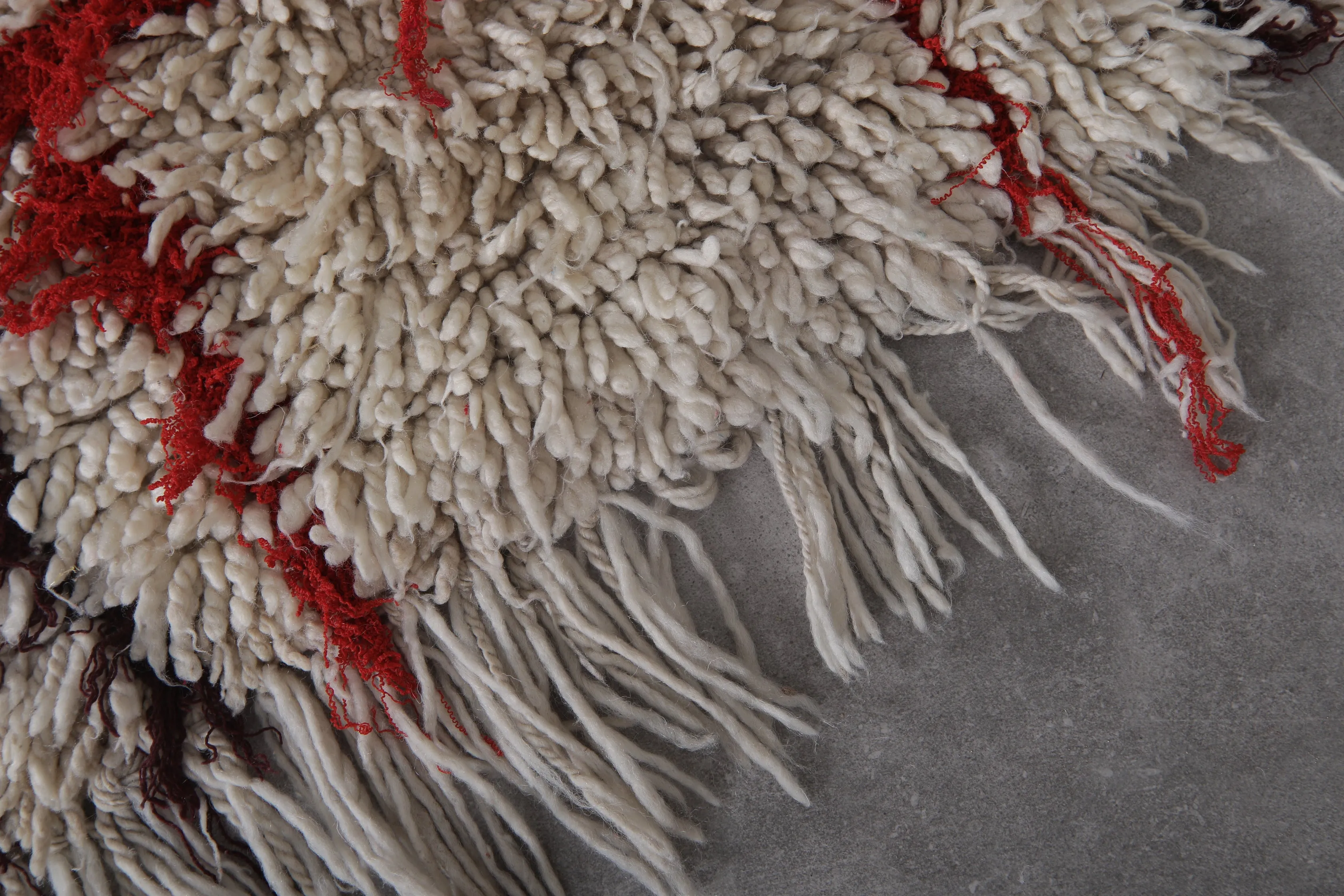Vintage Handmade Berber Rug – Moroccan Wool Carpet (2.5 x 5.7 ft)