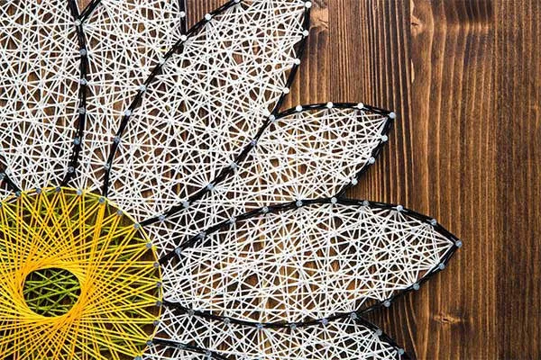 White Daisy String Art Kit